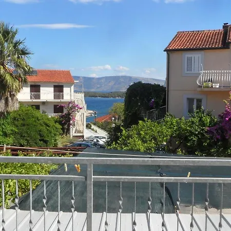 Apartment With A Parking Space Jelsa, Hvar - 4589 *